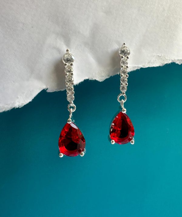 Gota roja con circonias