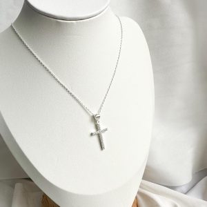 Colgante de cruz con circonias
