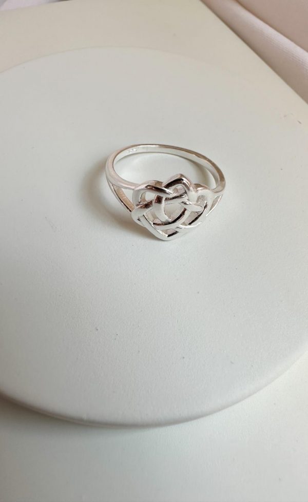 Anillo nudo de brujas