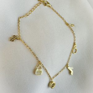 Pulsera con dijes colgantes  gold