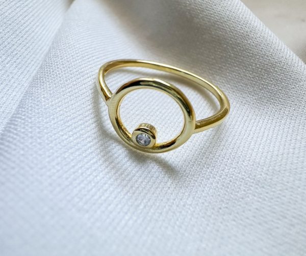Anillo de aro con punto de luz