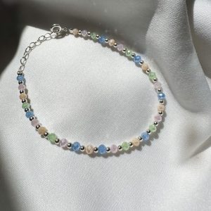 Pulsera de cristales pasteles y plata