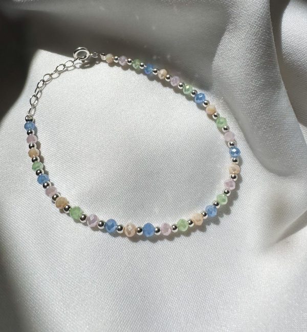 Pulsera de cristales pasteles y plata