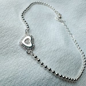 Pulsera de corazón y bolitas