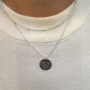 Gargantilla de bolitas con dije de Corazón